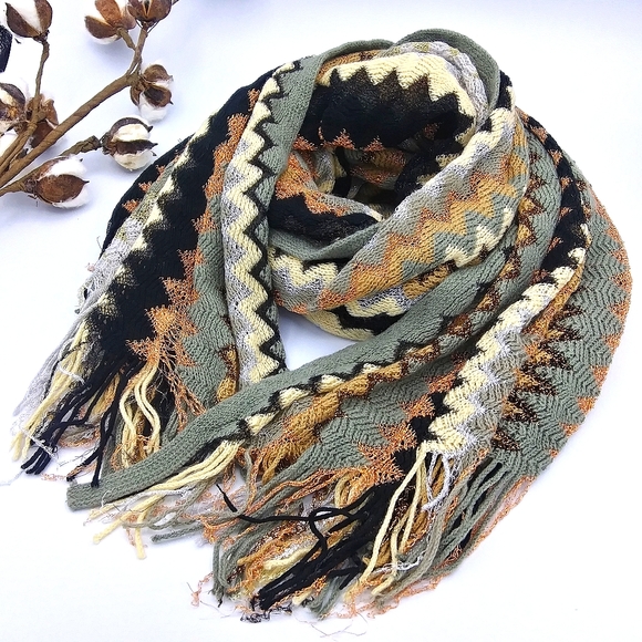 Accessories - Metallic Multicolored Chevron Pattern Knit Scarf